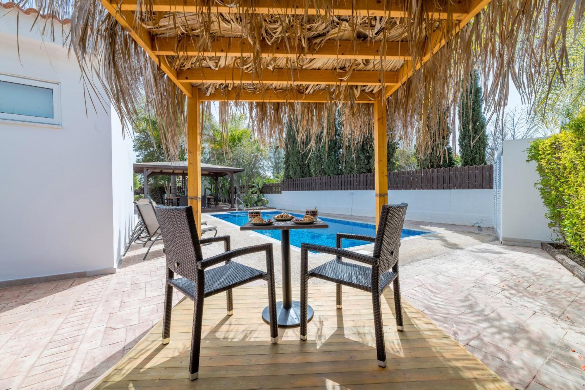 Thekla Oasis Villa *